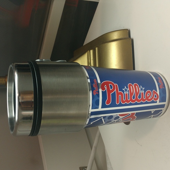 Phillies travel mug never used - Picture 2 of 6